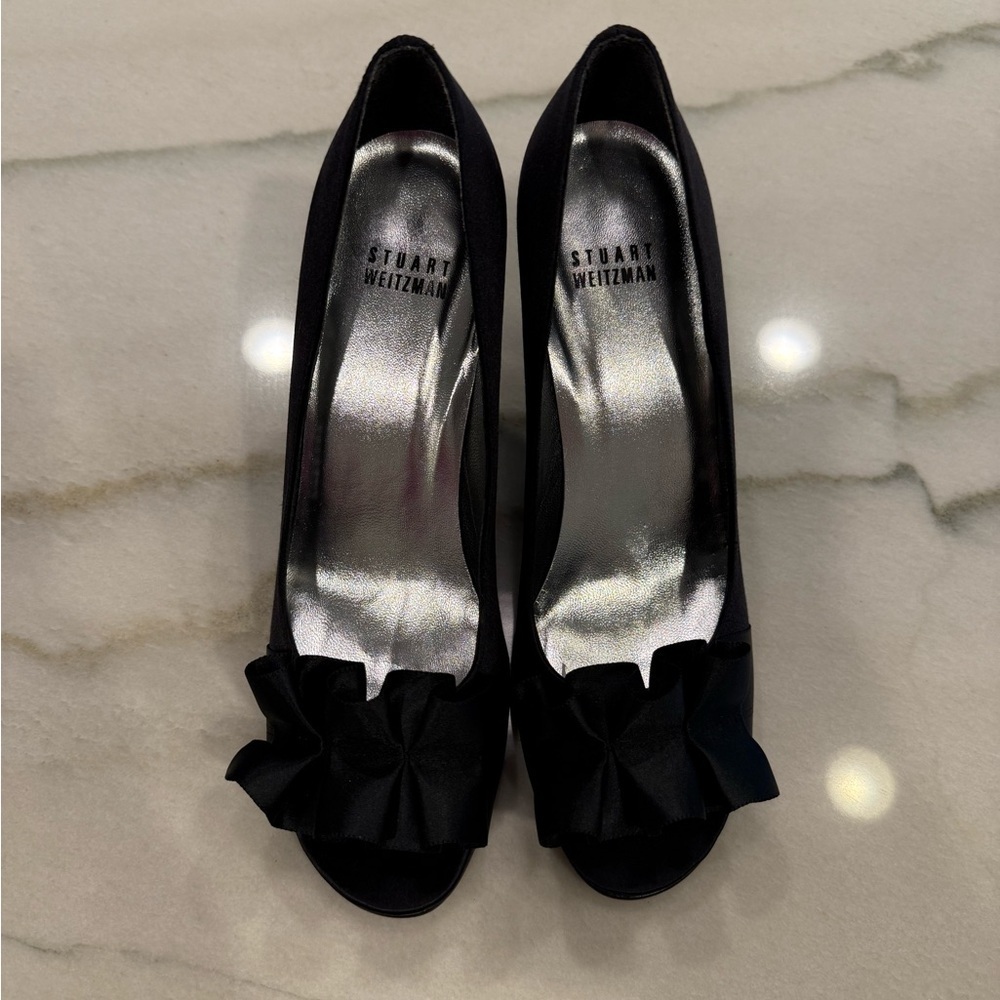 Stuart Weitzman Heels Size 6.5 Black Satin Ruffle - Picture 3 of 15